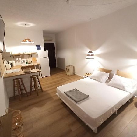 Harmony Apartment Poros Town ภายนอก รูปภาพ